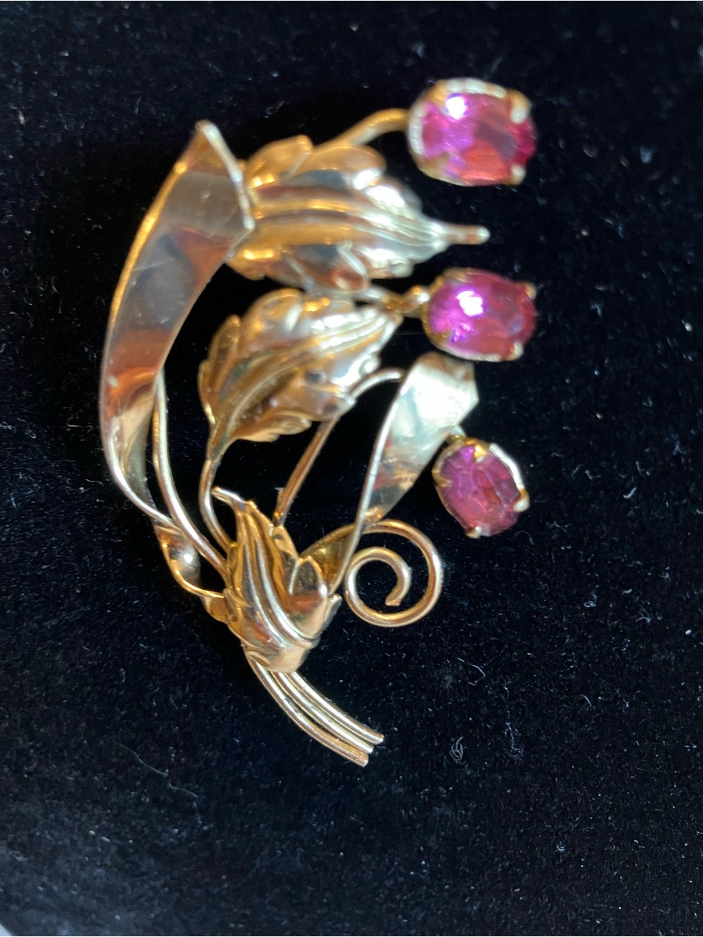 Gold and Ruby colored Flower Brooch. - Picture 7 of 10
